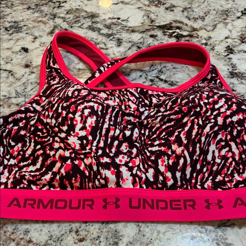 Under Armour Pink and Black Patterned Sports Bra size 2x. NWT